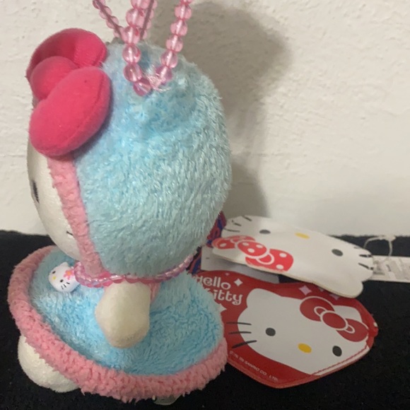 Hello Kitty 5 Piece 2 lil zips+1🎀 carry stufty+lip💋🎂balm+Tommy tee sz8 - Picture 12 of 16